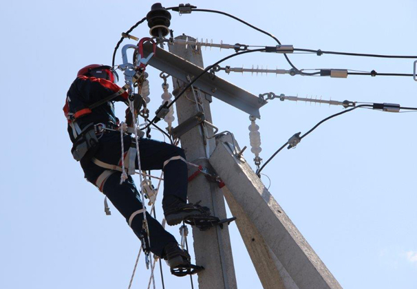 Усть-Лабинские энергетики обновляют сети центральных районов Кубани