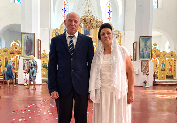 Супруги из Новолабинской обвенчались спустя 50 лет после свадьбы