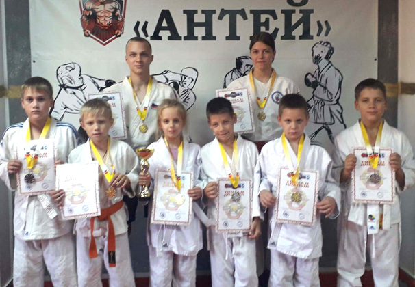 Сборная команда района заняла первое общекомандное место на открытом чемпионате и первенстве Краснодара по всестилевому карате