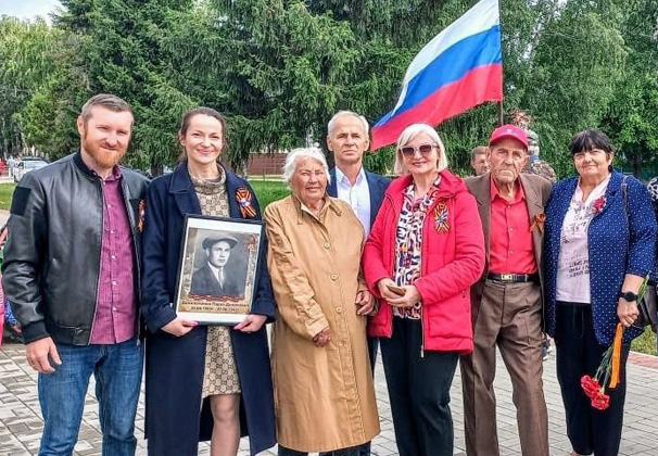 В Воронежской установили мемориальную доску первому директору школы № 7 Павлу Данильченко