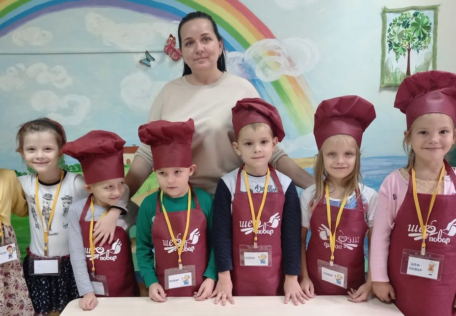 Воспитатель образовательного холдинга «Детство без границ» Елена Скрынникова победила в муниципальном этапе конкурса «Лучший педагог дошкольной образовательной организации»