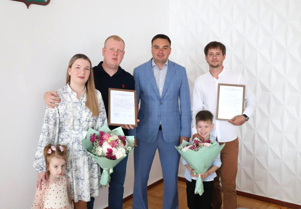 В Усть-Лабинске две молодые семьи приблизились к мечте о приобретении собственного жилья