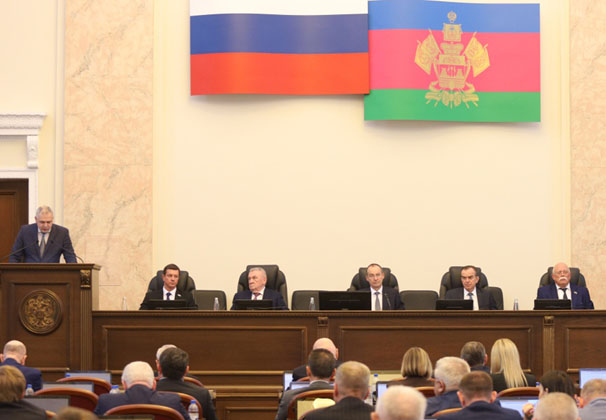 В ЗСК рассмотрели законопроект о внесении изменений в бюджет региона на текущий год и плановый период 2027-2028 годов