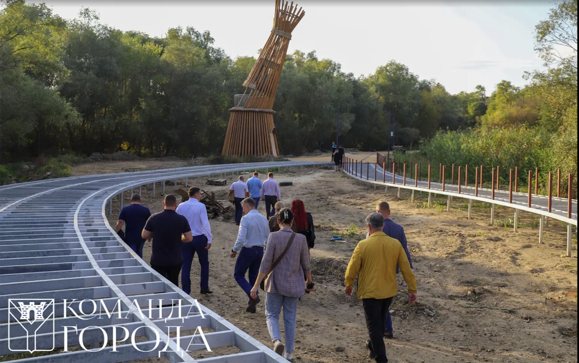 Глава города и депутаты проверили, как строится «Усть-Лабинская миля»