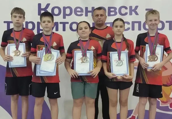 Десять комплектов наград – у усть-лабинских бадминтонистов