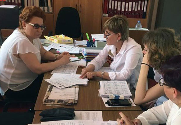 Обсуждая историю