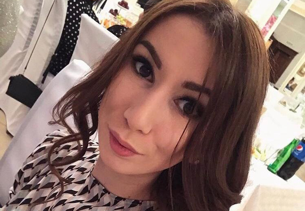 Устьлабинка Юлия Гусева создает из дерева новогодние украшения и аксессуары для истинных леди