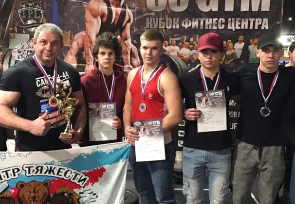 Спортсмены «Центра тяжести» представили район на чемпионате края по пауэрлифтингу