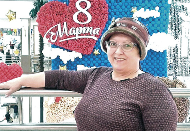Жительница хутора Болгова с помощью спиц и крючка создает одежду для внуков и кукол