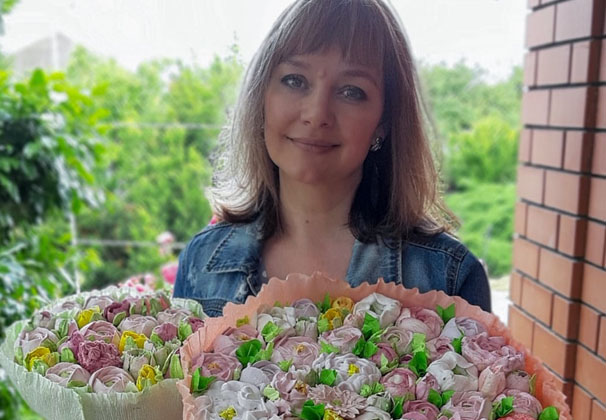 Татьяна Гончарук считает, что создание сладких букетов сродни волшебству