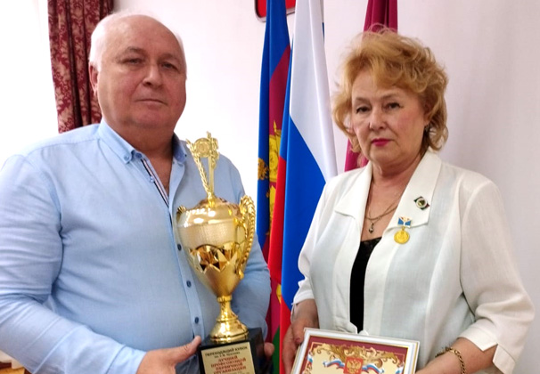 В Усть-Лабинске назвали победителей смотра-конкурса на лучшую первичную организацию районной организации профсоюза работников АПК