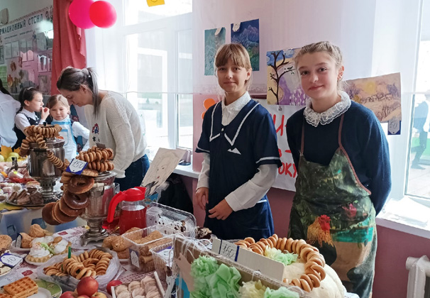 В школе №14 станицы Тенгинской впервые провели благотворительную  ярмарку «Мы вместе»