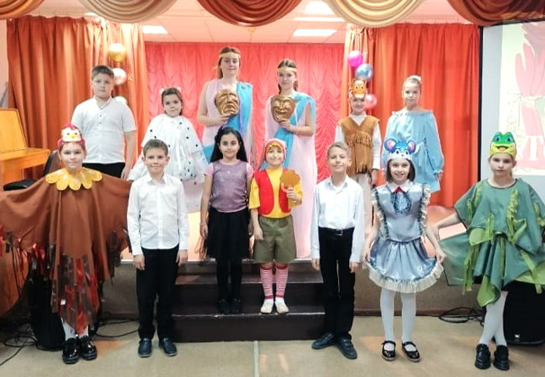 В городской школе № 6 работают сразу два театра – «Самородки Кубани» и «Актет»