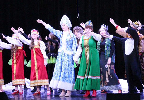 Участники усть-лабинской театральной студии школы № 36 показали сказку на сцене РДК  «Кубань»