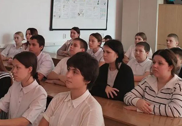 Ученики агроклассов района приняли участие в видеоконференции «Твой путь в Агро: перспективные профессии, проекты для развития, профессиональное будущее»