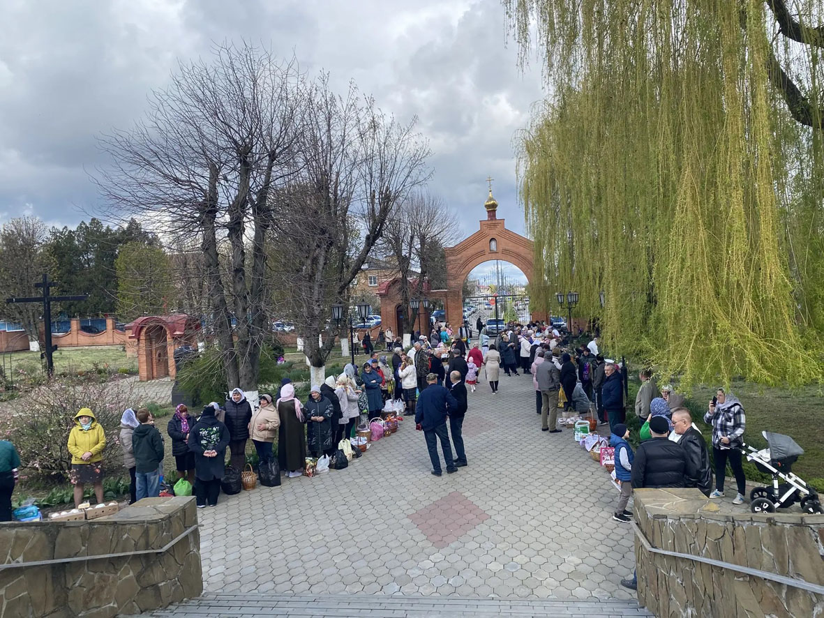 В Ладожской прошла благотворительная ярмарка «Пасхальный дар»