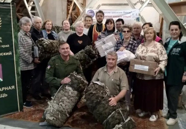 Настоятель городского храма преподобного Сергия Радонежского Дионисий Хизуненко передал на передовую писаный лик святого Серафима Саровского