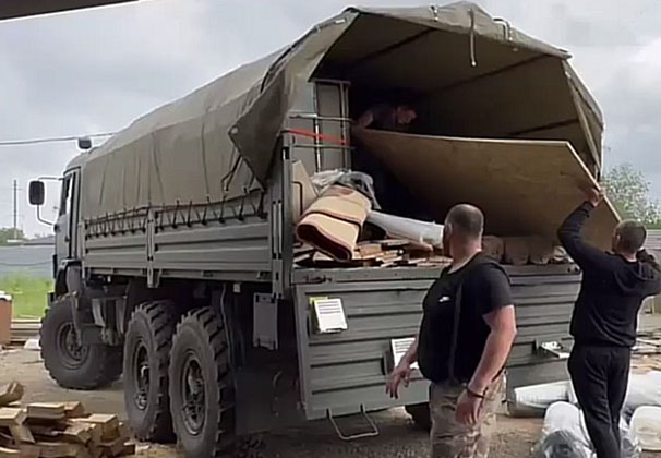 Волонтеры муниципалитета отправили в зону спецоперации КамАЗ с гуманитарной помощью
